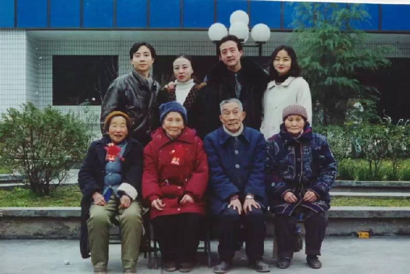 罗兰朗诵当代诗人、作家黑马建雄作品《我的奶奶》惬意非凡!(图6)