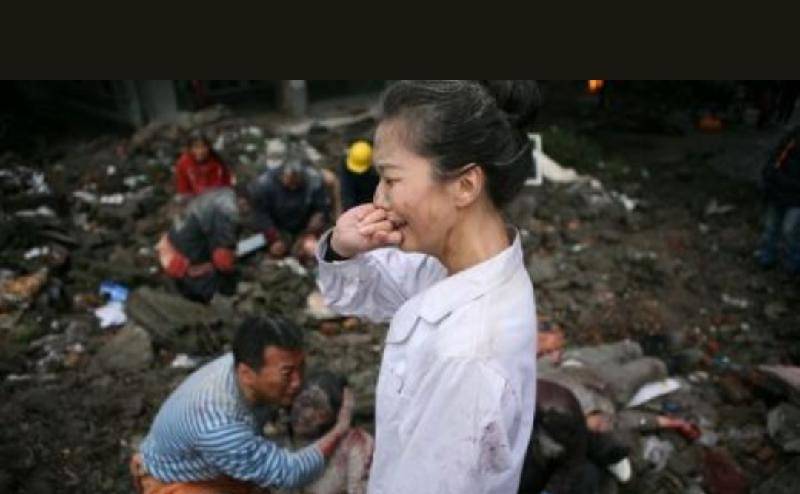 汶川地震中死去的美女图片