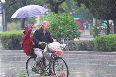 【新山东文学社】《雨之情》作者/王建生 主播/阿贞（图5）