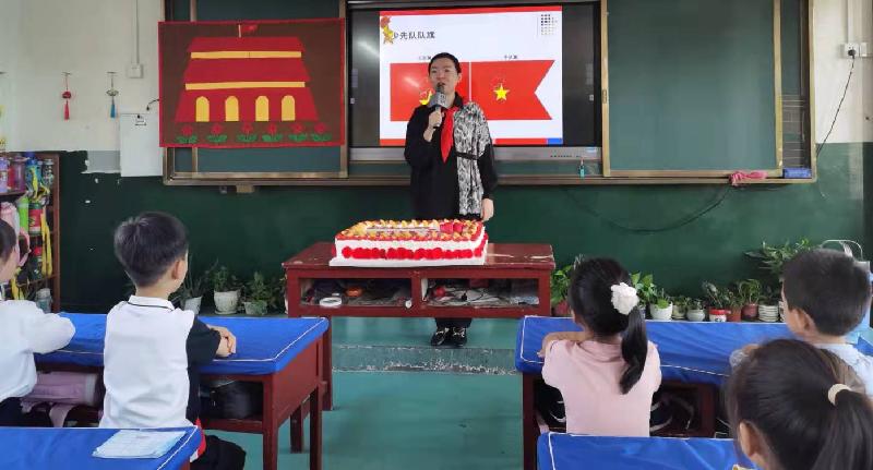 请党放心,强国有我———市第二实验小学这样为祖国母亲庆生(图3)