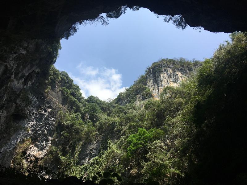 南子苏诗词《游桂林南圩穿岩八咏》欣赏金牌主播月儿诵读编辑宋梅【中国长江文学社】有声文学平台第2683(图10)