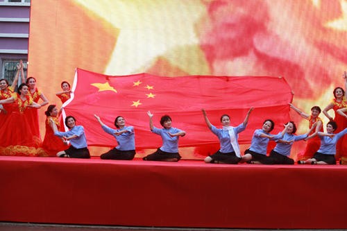 为“时代风尚- -中国文艺志愿者 崇德尚艺特别节目”点赞文／施性山（福建石狮）