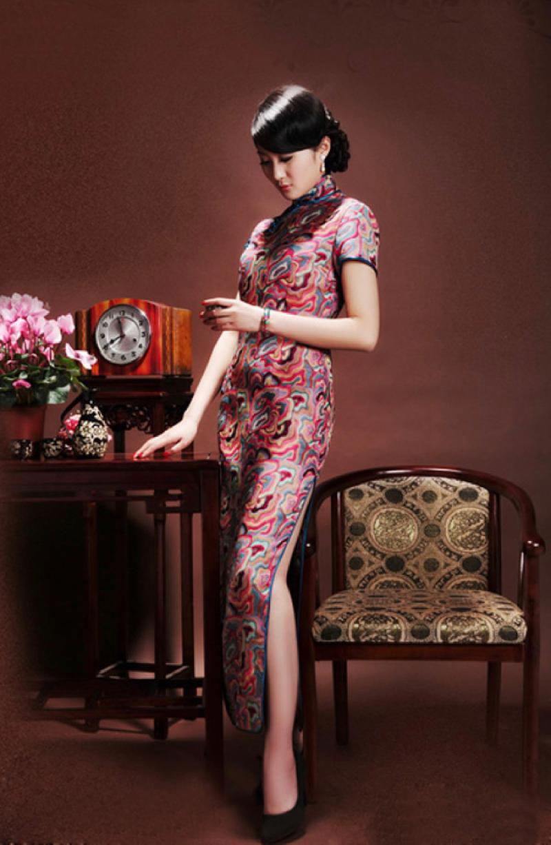 【新诗大观】旗袍,一半光阴绣花,一半绝代风华——摘自诗茶花||诵/文嘉(图3)