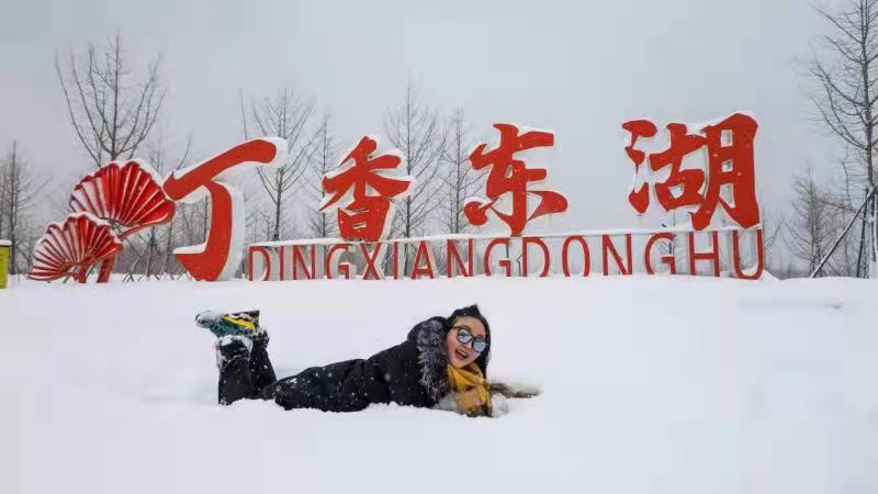 超然老师倾情演绎自创作品：与 雪 相 融——一场创纪录的降雪｜海外头条（图2）