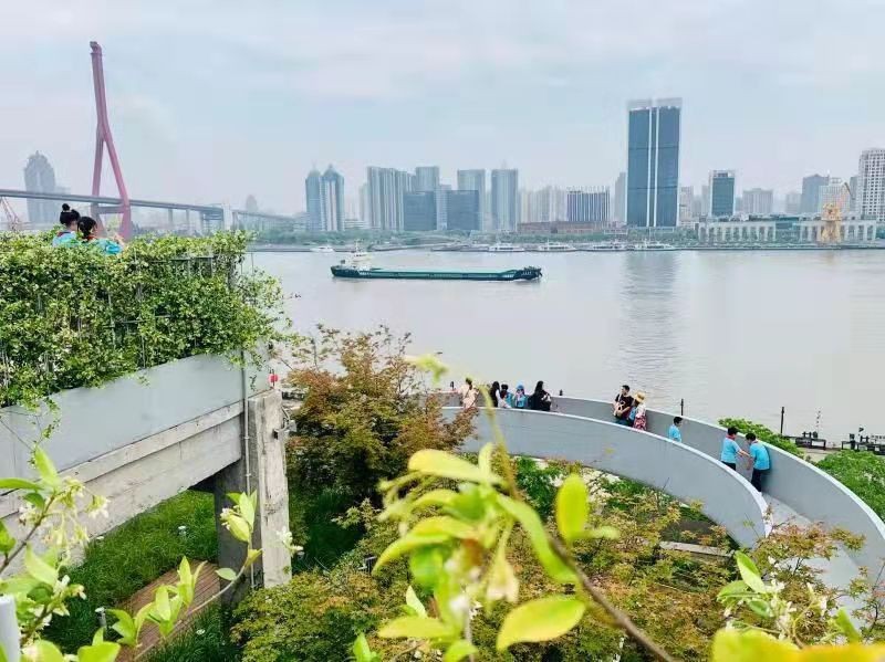 七律-我的母亲河——上海出台黄浦江苏州河滨水公共条例 作者 冯志清(上海)【冰心文化传媒】(图9)