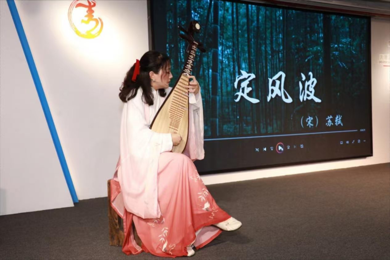 远古的呼唤,筑梦新时代 ——辜慧龙书法作品展在广州市青年文化宫隆重开幕 远古的呼唤,筑梦新时代 ——辜慧龙书法作品展在广州市青年文化宫隆重开幕