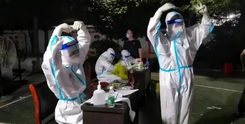 【感动心灵世界华人诗集】【金牌主播 赵建红 作者 许景霞/为了中秋月更圆，家国更平安】（图5）
