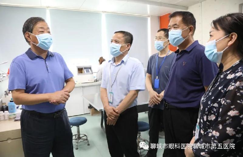 市关工委常务副主任刘强一行来市眼科医院视察指导工作（图3）