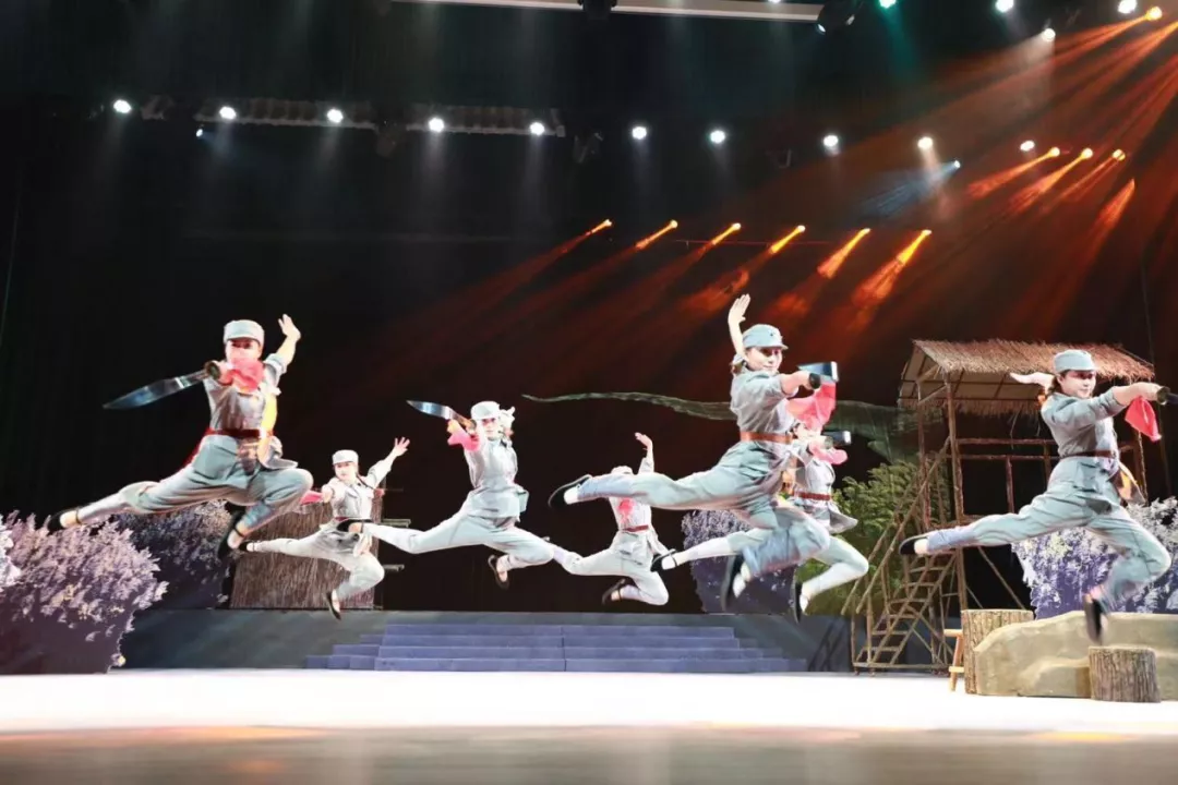 千秋伟业 百年芳华 | 庆祝中国共产党成立100周年全省优秀剧目展演——大型龙江剧《芦花谣》(图12)