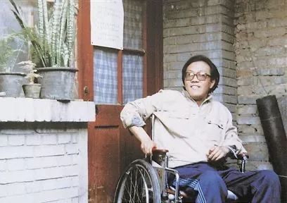视频朗诵:(英国)玲子老师倾情演绎史铁生的作品|我与地坛|海外头条(图3)