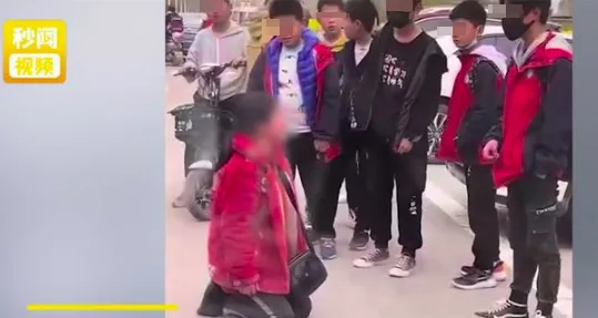 【情感密室】湖南男子当街下跪，真相刺痛所有人:最卑微的父母，养出最残忍的孩子（图10）