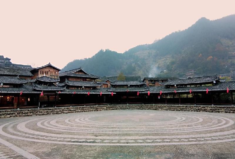 山雨中的村庄 铁裕〔云南〕【冰心文化传媒】(图3)