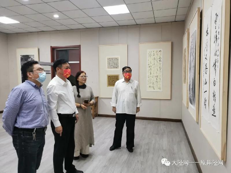 “陉缘·墨韵”井陉书画家系列作品展之霍威一峰书画展座谈会在县青少年活动中心举办｜大陉网（图3）