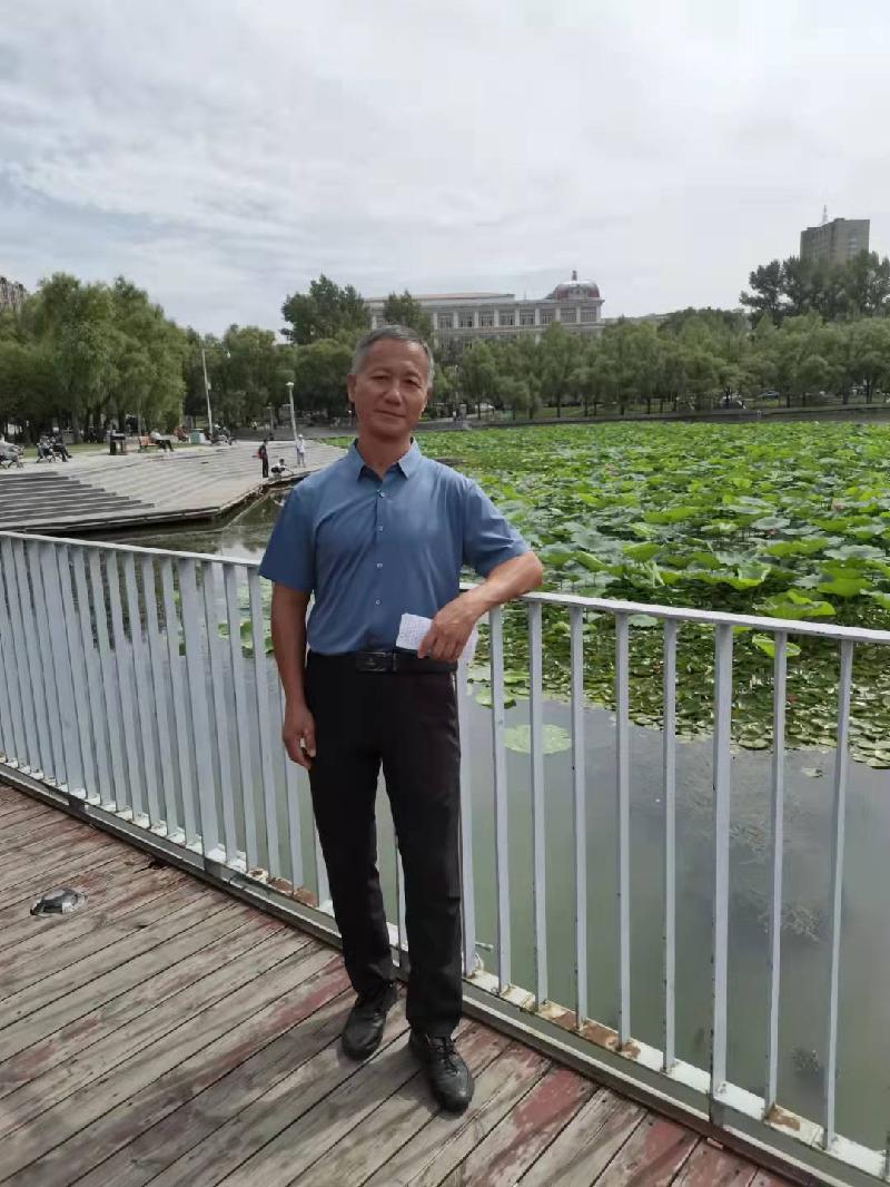 严峻诗歌《片段》欣赏,金牌主播李严诵读,编辑:宋梅【中国长江文学社】有声文学平台第2816期(图5)