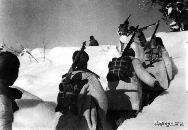 雪山雄鹰诗歌《 铁血铸军魂》欣赏金牌主播静远诵读编辑宋梅【中国长江文学社】有声文学平台第2686期(图7)
