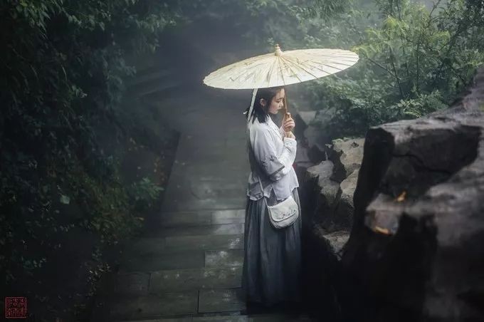 邢志坚诗歌《听雨》欣赏,金牌主播贝文诵读,编辑:宋梅【中国长江文学社】有声文学平台第2696期(图7)