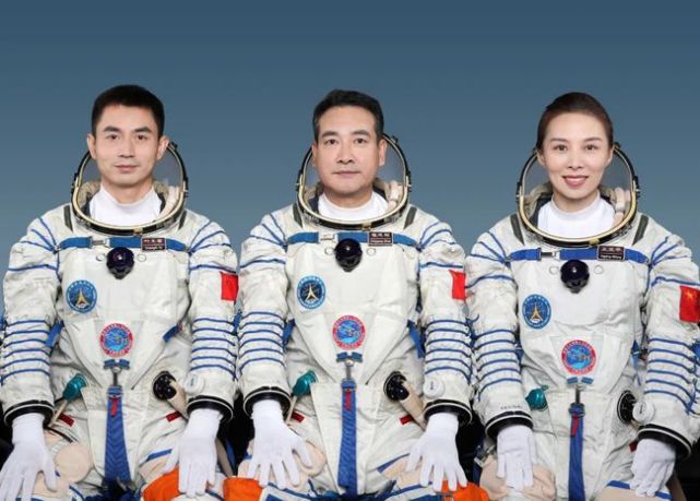 连云区星火诗社265微刊《祝贺神舟十三与月亮同框》(图3)