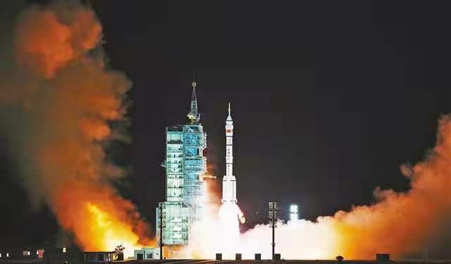 七律.贺《神州十三号发射成功》文/淡泊名利（北京）【冰心文化传媒】（图3）