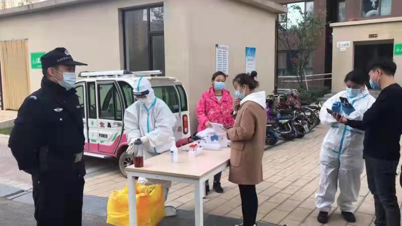 【新诗大观】色彩斑斓中的“藏蓝”——献给疫情防控期间信都公安广大民辅警的赞歌||文/周照田（图2）