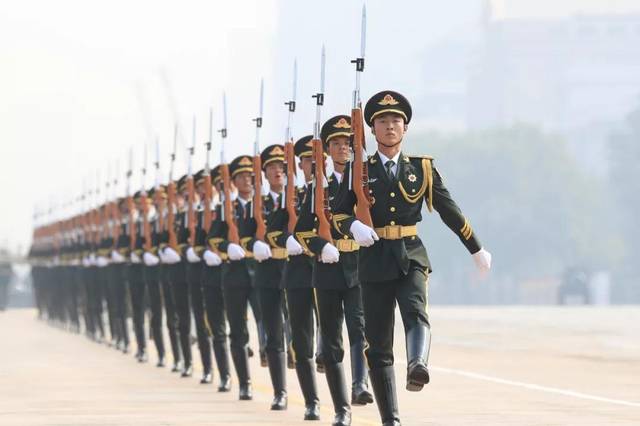 蓝色档案诗歌《盛世国庆普华章》合诵：上善若水等三人 编辑：香乡 【北疆头条】（第103期）（图7）