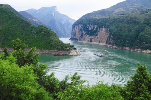 【新诗大观】白帝瞿塘行||文/范峻海||诵/文嘉