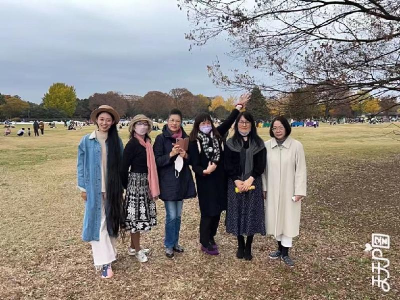 视频播放：聚在昭和公园看枫叶一一有感于日本华文作家协会举办的赏秋活动｜作者季风｜诵读千江月｜海外头条（图15）