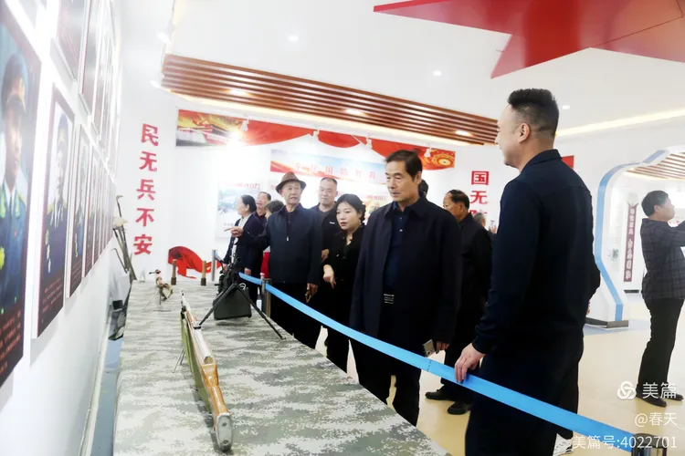 国防展馆增豪气，科技之光亮眼眸 ——淄川区诗词学会 “跟着诗词游淄川看文明”走进经开区（图11）