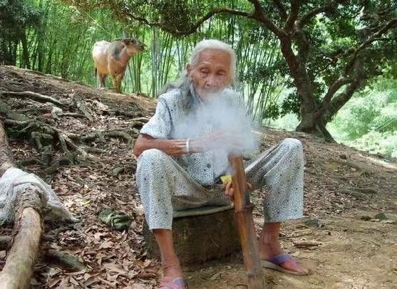 男魂: 云南水烟筒
