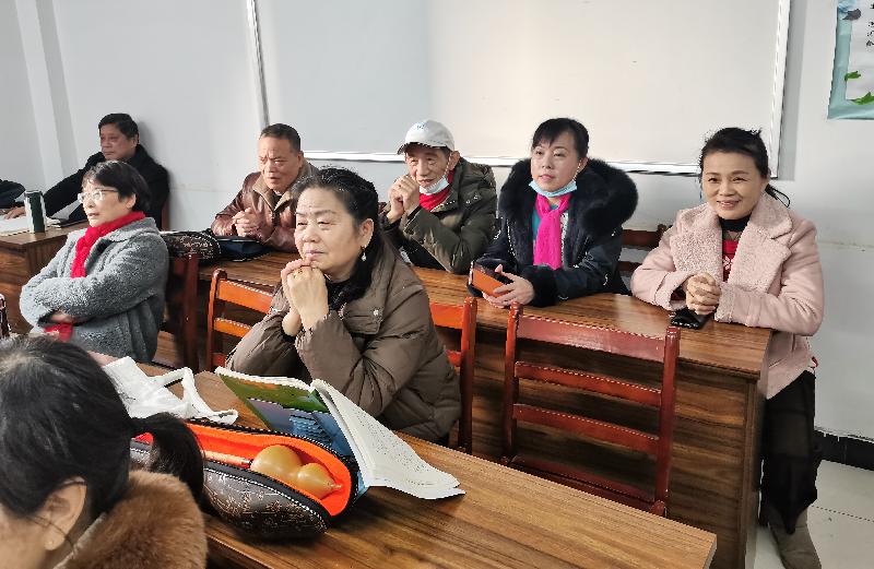 南湖老年大学2021年秋季期末结业暨葫芦丝三、四班联谊会(图2)