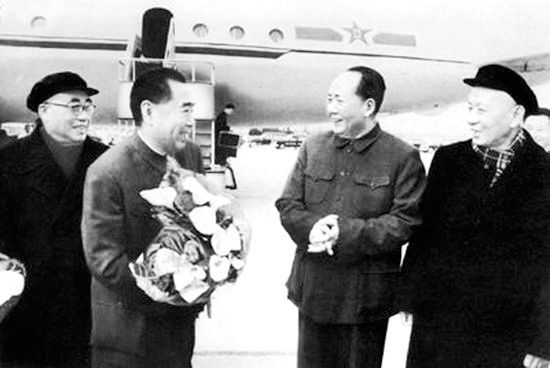 辽宁百运娇子朗诵艺术团倾情演绎静水流深的作品：周恩来颂｜海外头条（图5）