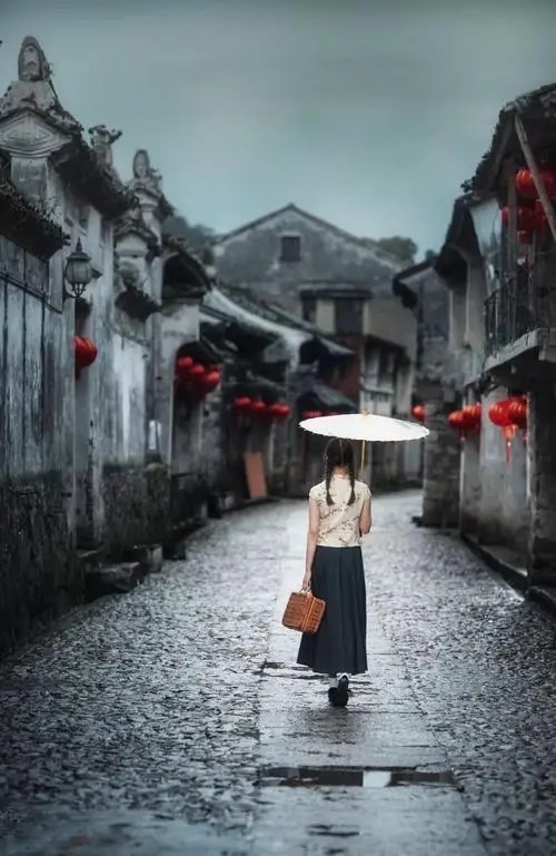 崔连柱老师倾情演绎戴望舒的作品:雨巷|海外头条(图2)