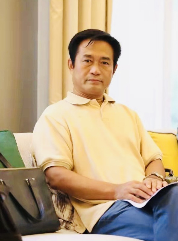 【英国文学】精品朗诵《你是天空的鸟儿》作者|修哥拾贝(中国)、朗诵|燕姐(中国)(图2)