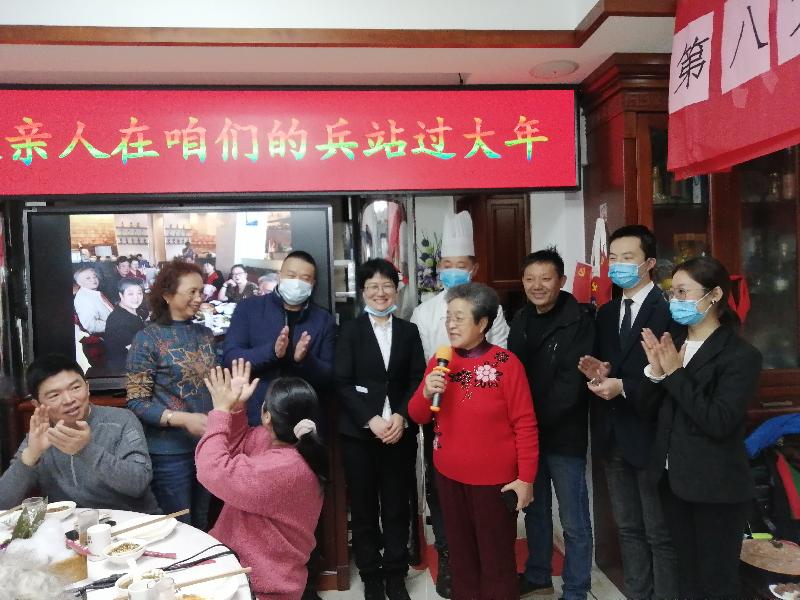 【顾锁英报道】《解放军报》翟金钟大校莅临常州咱们的兵站|京港澳台世界头条总社发布(图22)
