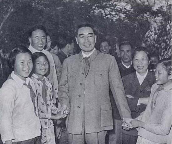 【紫罗兰文学总社】第28期都刊“韩继华”老师专辑||彩灯高楼挂 火树银花逢（图6）