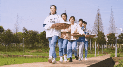 1645304244438031346.gif 53ca3f561a8a4e35b86aae2e508a6186.gif