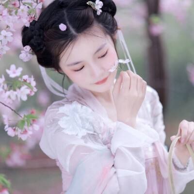 〔配乐诗朗诵〕女人颂歌 作者 原野(郑州)朗诵 安妮波 周刚【冰心文化传媒】制作 冰心(图6)