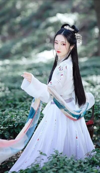 〔配乐诗朗诵〕女人颂歌 作者 原野(郑州)朗诵 安妮波 周刚【冰心文化传媒】制作 冰心(图11)