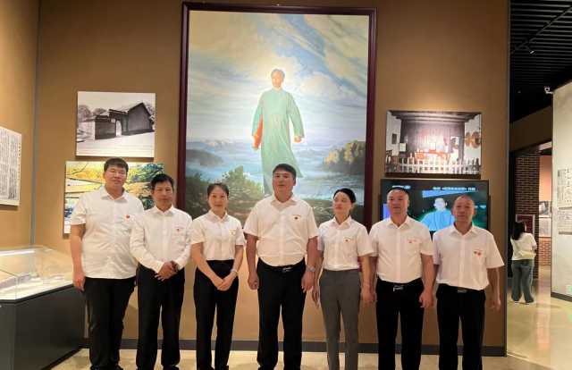 毛泽东颂——纪念毛泽东同志诞辰130周年 毛泽东颂——纪念毛泽东同志诞辰130周年