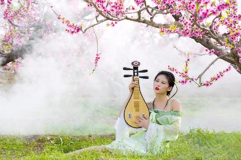 《今夜桃花醉》词作者/吕述明 作曲家/白新华 歌手/江虹桥 编辑/胡琴(图2)
