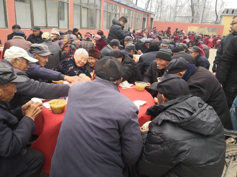 中国人寿菏泽分公司举办孝善敬老羊肉汤宴（图2）