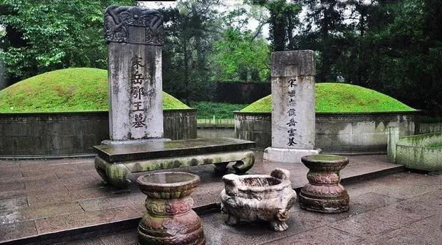 春华秋实朗诵《一百年后》作者/碑林路人 编辑/胡琴(图2)