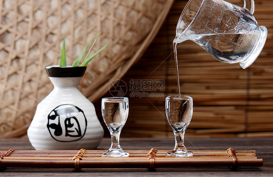 那个酒醉的人(外一首)‖诗人张维清(武汉)(图2)