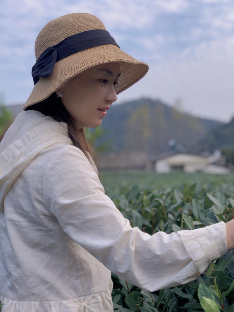【原创】《江南诗絮》双语诗 镜子里那个人是我吗? 作者:王佐臣 主播:雪儿/李绍斌(图8)