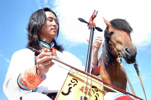 沈阳好声音朗诵艺术团百人大合诵散文诗《马头琴随想》之一｜海外头条（图10）
