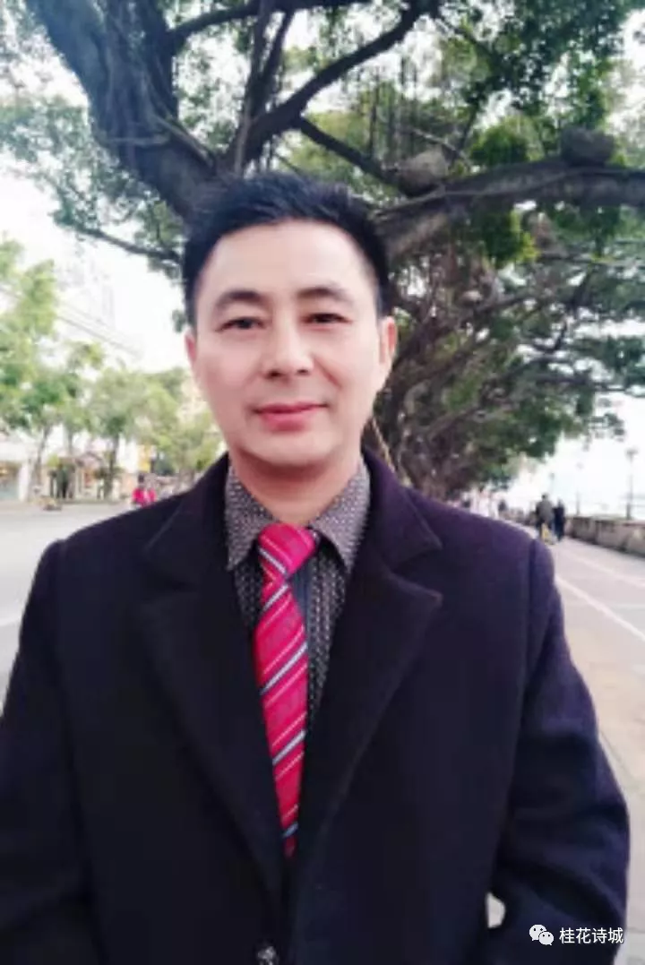 《把故乡等成一棵树》作者汪杰合诵【五月的鲜花诗歌朗诵艺术团】&【咸宁诗人朗诵团】 编辑制作刘林丽(图8)