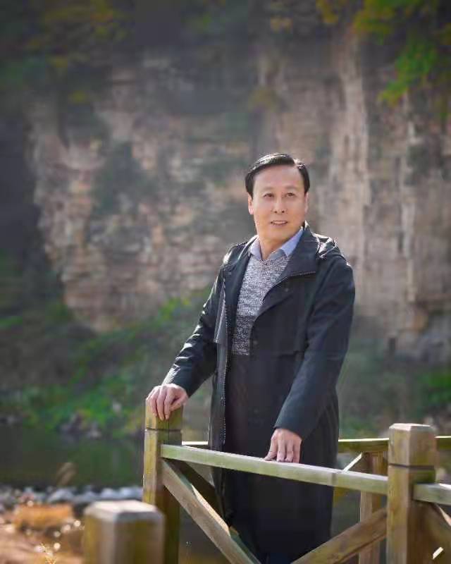 朗诵视频： 赵长森老师倾情演绎烛光老师的精品佳作：立冬的雪｜海外头条（图4）
