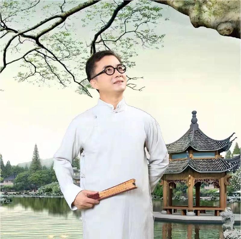 【海外诗译】精品双语合诵《香港夜曲》作者|白曼、译|静好、审|魏红霞、合诵|爱华声&桂清扬(图13)