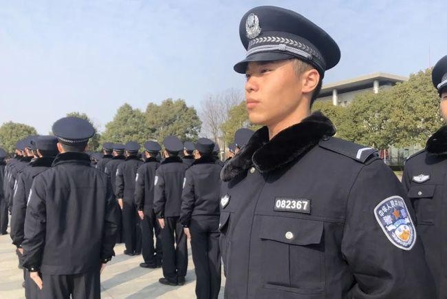 警徽•金色的盾牌 作者 蔺峰（甘肃兰州）【冰心文化传媒】（图7）