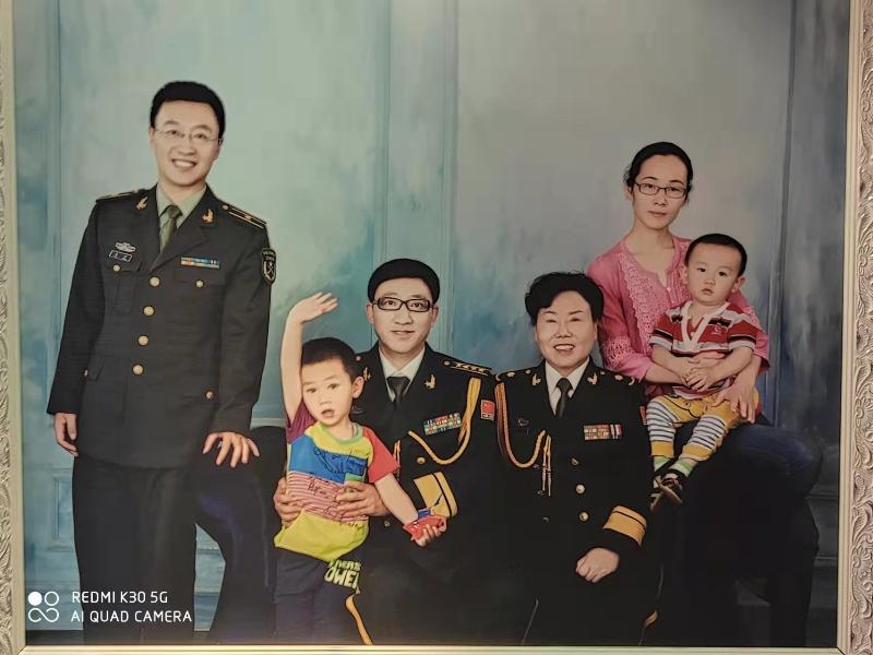春节父子嘉勉 作者：渝陇之子 附：满庭芳·陇上心境词一首 作者：怀琰 京津沪头条（图3）