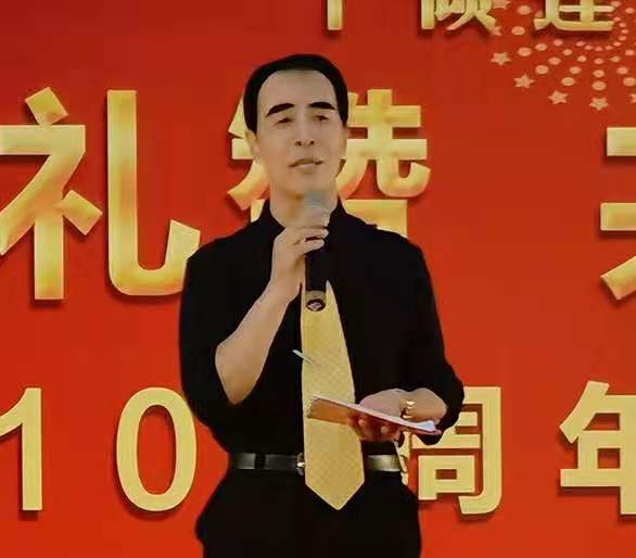 雪峰老师倾情演绎 梅兰竹 老师的精品佳作：月亮还是那个月亮｜海外头条（图6）